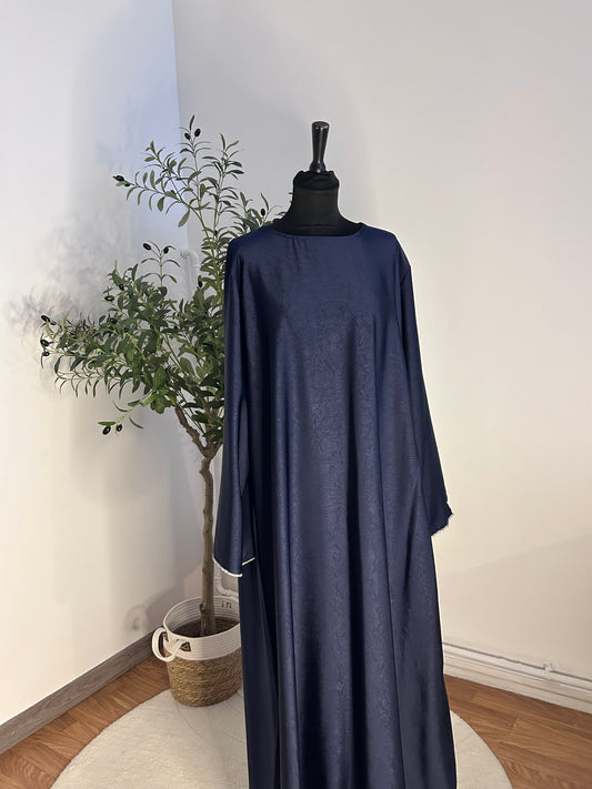 Robe en Jacquard bleu nuit – Élégance et Sobriété